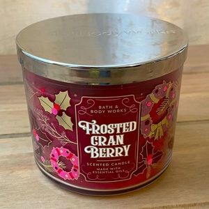 Bath & Body Works candle - Frosted Cranberry